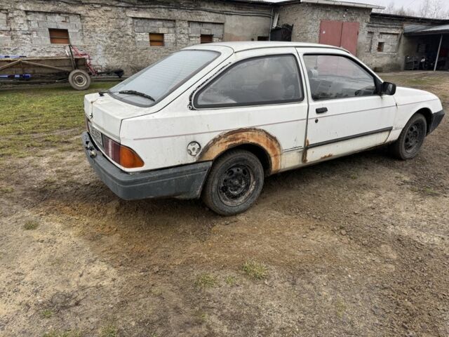 Белый Форд Сиерра, объемом двигателя 0 л и пробегом 70 тыс. км за 279 $, фото 2 на Automoto.ua