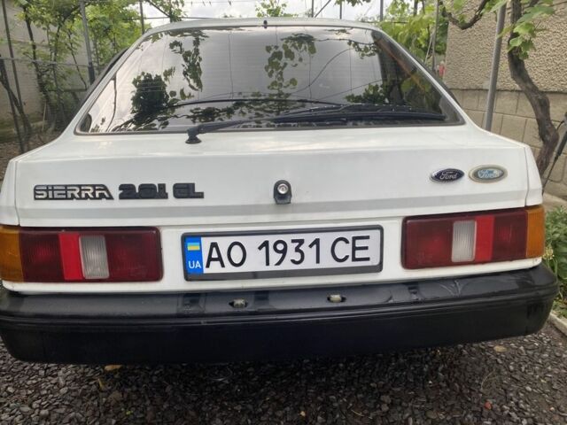 Форд Сиерра 1987 в Мукачеве на Automoto.ua Белый Форд Сиерра, объемом двигателя 2 л и пробегом 560 тыс. км за 550 $, фото 2 на Automoto.ua