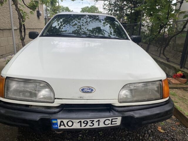 Форд Сиерра 1987 в Мукачеве на Automoto.ua Белый Форд Сиерра, объемом двигателя 2 л и пробегом 560 тыс. км за 550 $, фото 1 на Automoto.ua