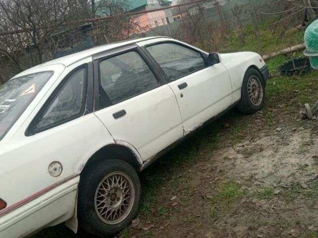 Білий Форд Сієрра, об'ємом двигуна 1.6 л та пробігом 200 тис. км за 400 $, фото 3 на Automoto.ua