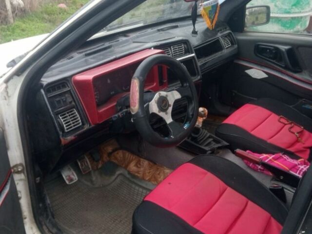 Білий Форд Сієрра, об'ємом двигуна 1.6 л та пробігом 200 тис. км за 400 $, фото 4 на Automoto.ua