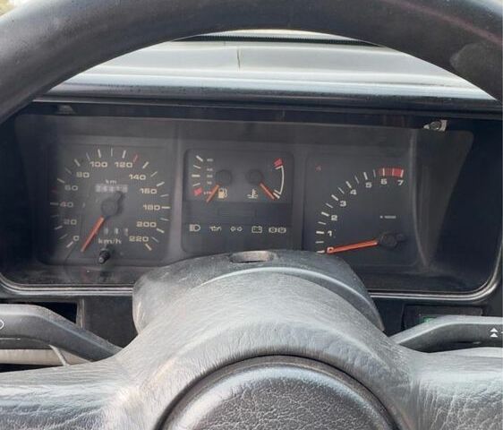 Белый Форд Сиерра, объемом двигателя 1.8 л и пробегом 240 тыс. км за 720 $, фото 5 на Automoto.ua