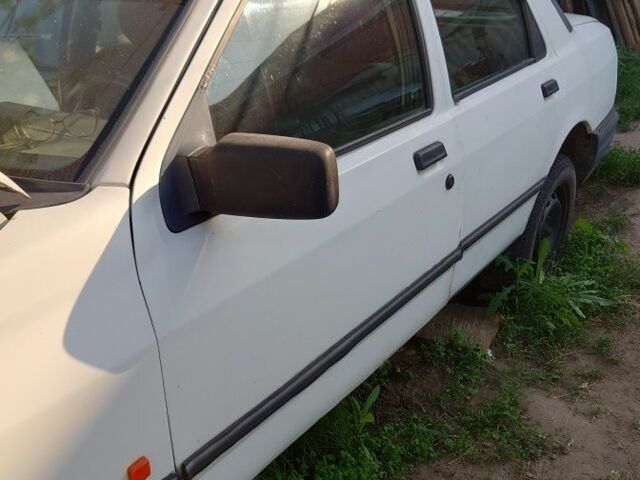Белый Форд Сиерра, объемом двигателя 2 л и пробегом 100 тыс. км за 550 $, фото 1 на Automoto.ua