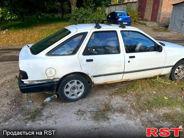 Форд Сиерра 1987 в Черкассах на Automoto.ua Белый Форд Сиерра, объемом двигателя 1.8 л и пробегом 260 тыс. км за 330 $, фото 3 на Automoto.ua
