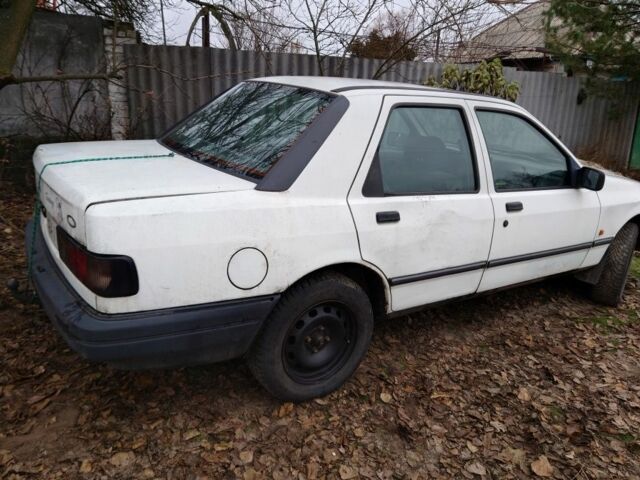 Белый Форд Сиерра, объемом двигателя 2 л и пробегом 100 тыс. км за 550 $, фото 5 на Automoto.ua