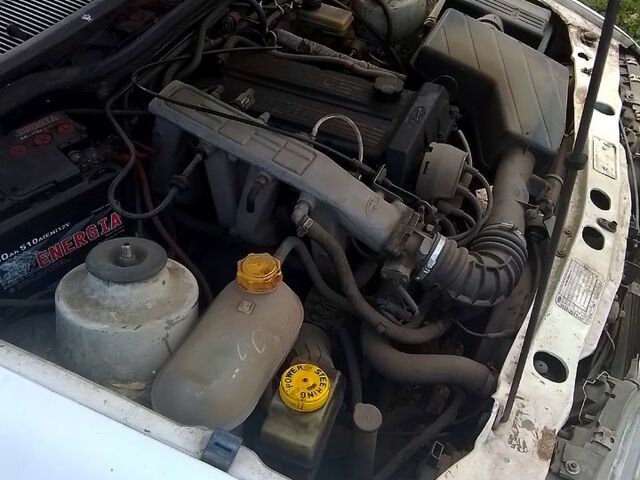 Белый Форд Сиерра, объемом двигателя 2 л и пробегом 410 тыс. км за 1000 $, фото 5 на Automoto.ua