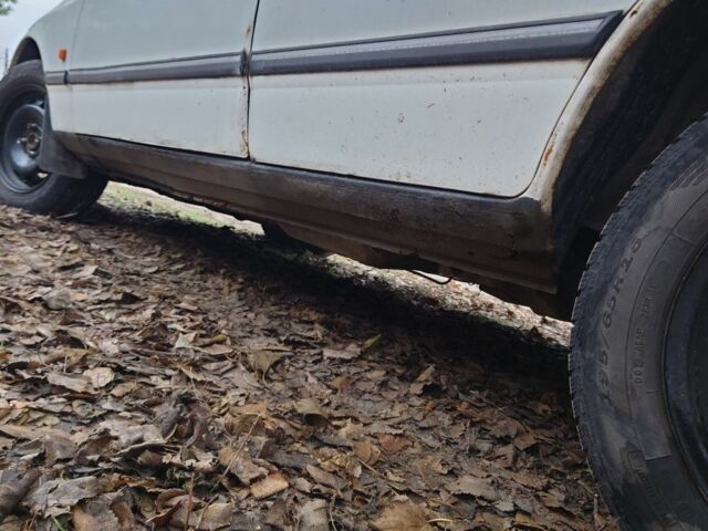 Белый Форд Сиерра, объемом двигателя 2 л и пробегом 100 тыс. км за 550 $, фото 9 на Automoto.ua