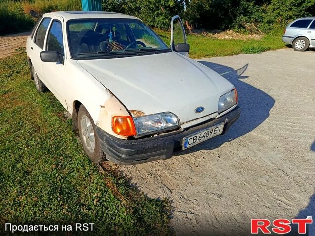 Форд Сиерра 1987 в Чернигове на Automoto.ua Белый Форд Сиерра, объемом двигателя 1.6 л и пробегом 500 тыс. км за 700 $, фото 6 на Automoto.ua