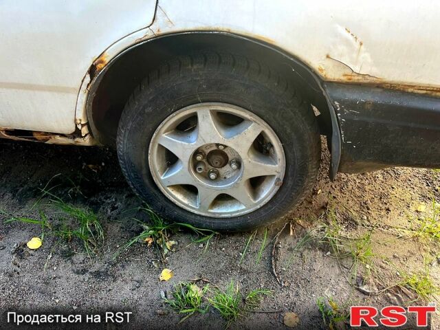 Форд Сиерра 1987 в Черкассах на Automoto.ua Белый Форд Сиерра, объемом двигателя 1.8 л и пробегом 260 тыс. км за 330 $, фото 5 на Automoto.ua