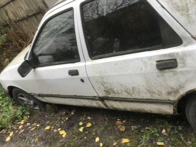 Білий Форд Сієрра, об'ємом двигуна 1.6 л та пробігом 2 тис. км за 250 $, фото 3 на Automoto.ua