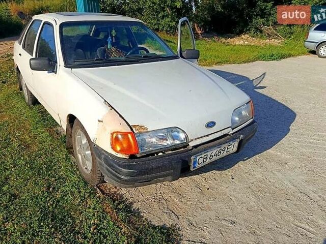 Білий Форд Сієрра, об'ємом двигуна 1.6 л та пробігом 500 тис. км за 700 $, фото 5 на Automoto.ua