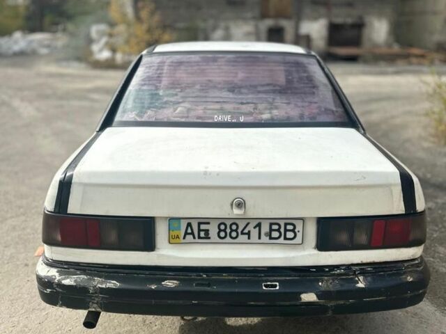 Белый Форд Сиерра, объемом двигателя 1.8 л и пробегом 240 тыс. км за 720 $, фото 7 на Automoto.ua