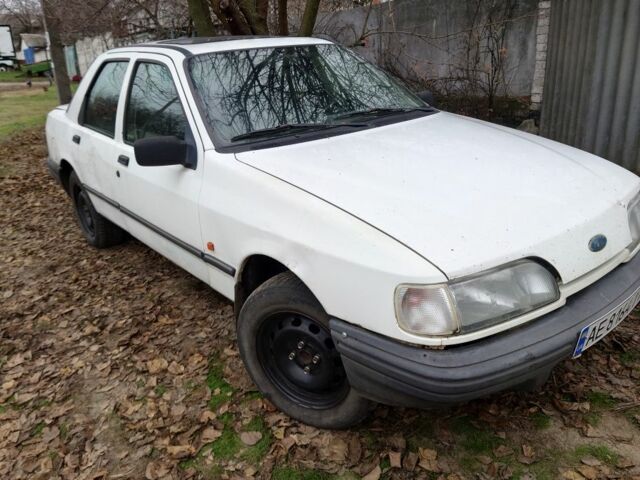 Белый Форд Сиерра, объемом двигателя 2 л и пробегом 100 тыс. км за 550 $, фото 4 на Automoto.ua