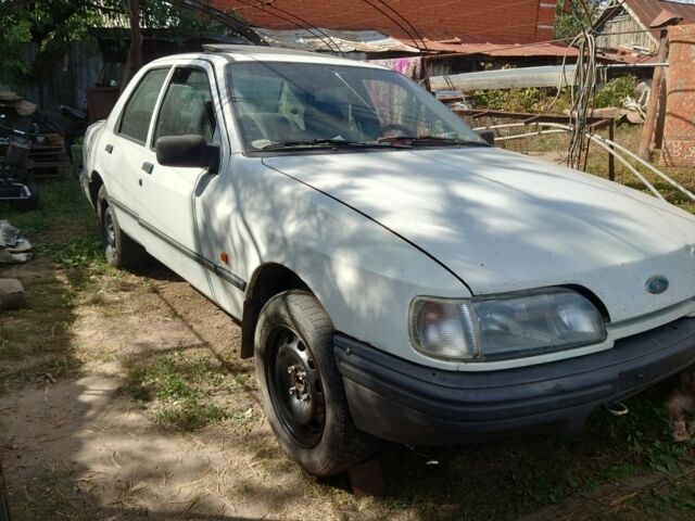 Белый Форд Сиерра, объемом двигателя 2 л и пробегом 100 тыс. км за 550 $, фото 3 на Automoto.ua