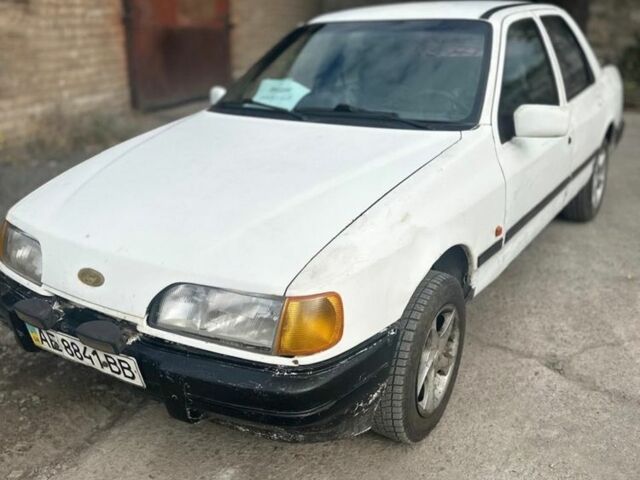 Белый Форд Сиерра, объемом двигателя 1.8 л и пробегом 240 тыс. км за 720 $, фото 1 на Automoto.ua