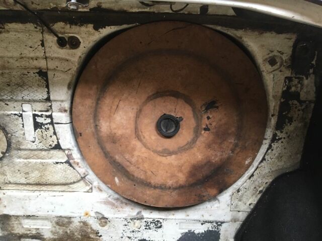 Белый Форд Сиерра, объемом двигателя 1.6 л и пробегом 280 тыс. км за 1000 $, фото 3 на Automoto.ua