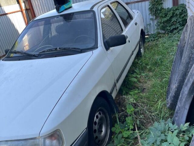 Белый Форд Сиерра, объемом двигателя 1.8 л и пробегом 315 тыс. км за 597 $, фото 3 на Automoto.ua