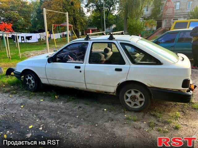 Форд Сиерра 1987 в Черкассах на Automoto.ua Белый Форд Сиерра, объемом двигателя 1.8 л и пробегом 260 тыс. км за 330 $, фото 4 на Automoto.ua
