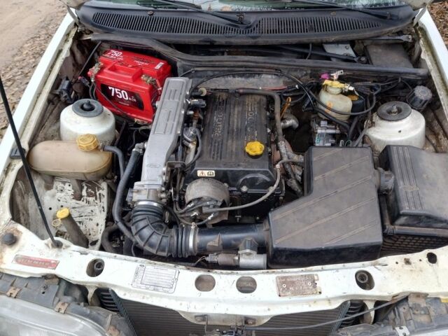 Белый Форд Сиерра, объемом двигателя 2 л и пробегом 100 тыс. км за 550 $, фото 12 на Automoto.ua