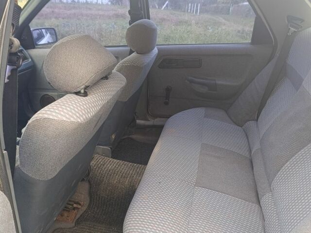 Белый Форд Сиерра, объемом двигателя 1.8 л и пробегом 330 тыс. км за 900 $, фото 4 на Automoto.ua