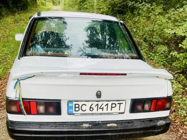 Белый Форд Сиерра, объемом двигателя 2 л и пробегом 2 тыс. км за 1750 $, фото 4 на Automoto.ua