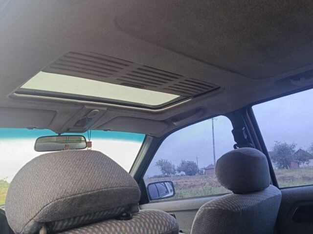 Белый Форд Сиерра, объемом двигателя 1.8 л и пробегом 330 тыс. км за 900 $, фото 5 на Automoto.ua