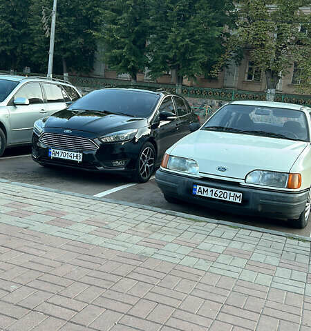 Білий Форд Сієрра, об'ємом двигуна 1.99 л та пробігом 300 тис. км за 1500 $, фото 3 на Automoto.ua