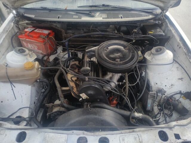 Білий Форд Сієрра, об'ємом двигуна 2 л та пробігом 333 тис. км за 900 $, фото 4 на Automoto.ua