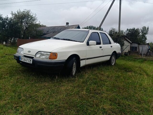 Белый Форд Сиерра, объемом двигателя 1.8 л и пробегом 330 тыс. км за 900 $, фото 1 на Automoto.ua
