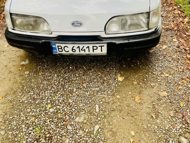 Белый Форд Сиерра, объемом двигателя 2 л и пробегом 2 тыс. км за 1750 $, фото 1 на Automoto.ua