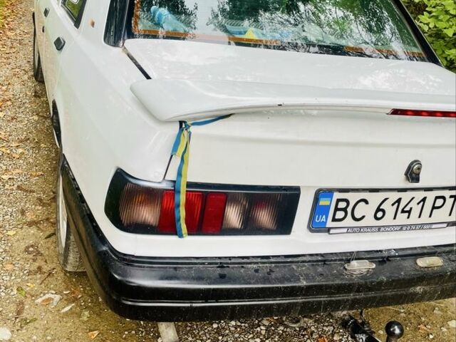 Белый Форд Сиерра, объемом двигателя 2 л и пробегом 2 тыс. км за 1750 $, фото 5 на Automoto.ua