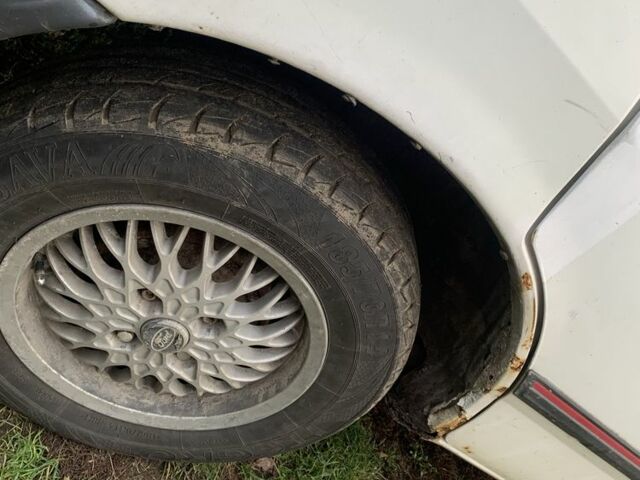 Белый Форд Сиерра, объемом двигателя 2 л и пробегом 3 тыс. км за 859 $, фото 5 на Automoto.ua