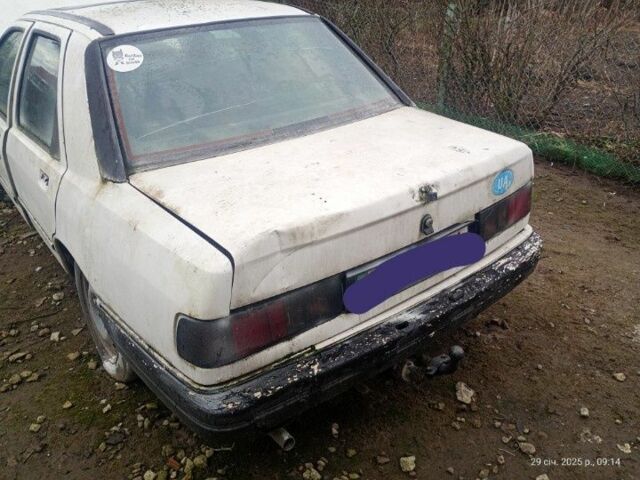 Белый Форд Сиерра, объемом двигателя 2 л и пробегом 400 тыс. км за 214 $, фото 2 на Automoto.ua