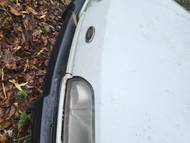 Белый Форд Сиерра, объемом двигателя 2.3 л и пробегом 123 тыс. км за 536 $, фото 6 на Automoto.ua