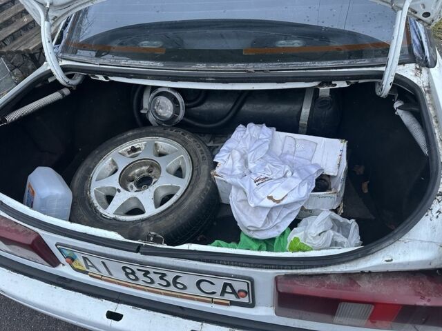 Белый Форд Сиерра, объемом двигателя 2 л и пробегом 200 тыс. км за 750 $, фото 7 на Automoto.ua