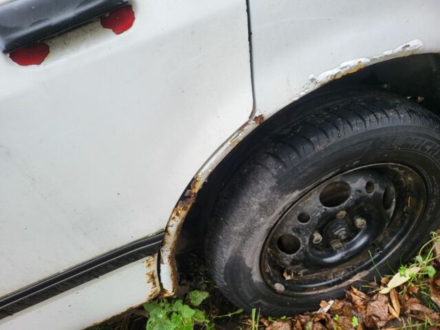 Белый Форд Сиерра, объемом двигателя 2.3 л и пробегом 123 тыс. км за 536 $, фото 5 на Automoto.ua