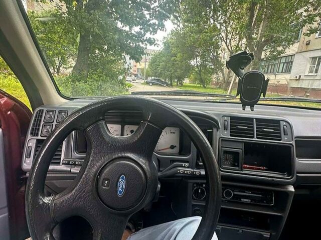 Белый Форд Сиерра, объемом двигателя 2 л и пробегом 19 тыс. км за 1650 $, фото 4 на Automoto.ua