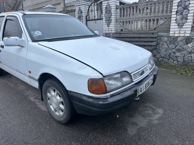 Белый Форд Сиерра, объемом двигателя 2 л и пробегом 200 тыс. км за 750 $, фото 4 на Automoto.ua