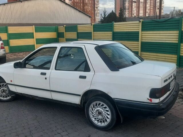 Білий Форд Сієрра, об'ємом двигуна 2 л та пробігом 100 тис. км за 620 $, фото 4 на Automoto.ua
