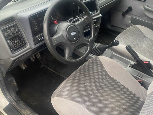 Белый Форд Сиерра, объемом двигателя 1.6 л и пробегом 45 тыс. км за 1750 $, фото 8 на Automoto.ua