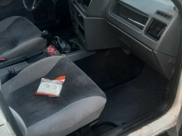 Білий Форд Сієрра, об'ємом двигуна 2 л та пробігом 100 тис. км за 620 $, фото 11 на Automoto.ua