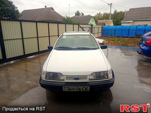 Белый Форд Сиерра, объемом двигателя 2 л и пробегом 60 тыс. км за 1350 $, фото 2 на Automoto.ua