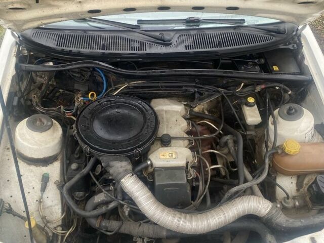 Белый Форд Сиерра, объемом двигателя 1.6 л и пробегом 45 тыс. км за 1750 $, фото 10 на Automoto.ua