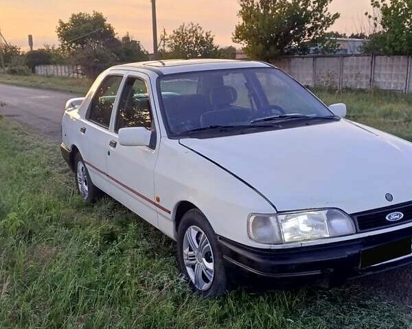 Белый Форд Сиерра, объемом двигателя 1.8 л и пробегом 88 тыс. км за 1300 $, фото 2 на Automoto.ua