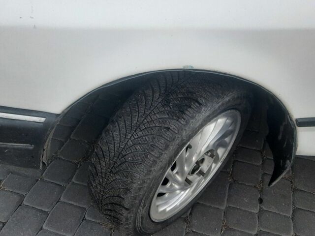 Білий Форд Сієрра, об'ємом двигуна 2 л та пробігом 100 тис. км за 620 $, фото 7 на Automoto.ua