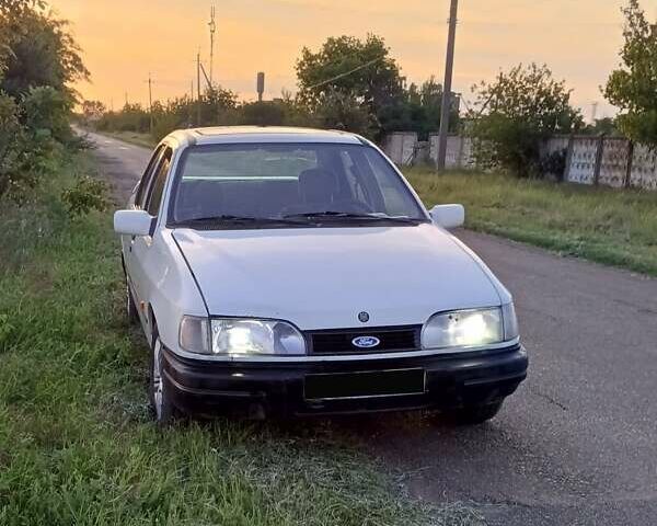 Белый Форд Сиерра, объемом двигателя 1.8 л и пробегом 88 тыс. км за 1300 $, фото 7 на Automoto.ua