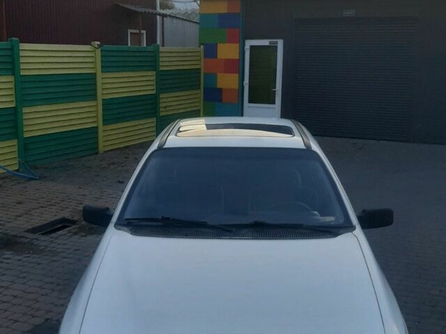 Білий Форд Сієрра, об'ємом двигуна 2 л та пробігом 100 тис. км за 620 $, фото 5 на Automoto.ua