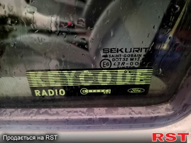 Белый Форд Сиерра, объемом двигателя 2 л и пробегом 60 тыс. км за 1350 $, фото 8 на Automoto.ua