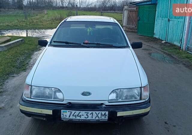 Белый Форд Сиерра, объемом двигателя 2 л и пробегом 300 тыс. км за 650 $, фото 3 на Automoto.ua