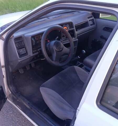 Белый Форд Сиерра, объемом двигателя 1.8 л и пробегом 88 тыс. км за 1300 $, фото 12 на Automoto.ua